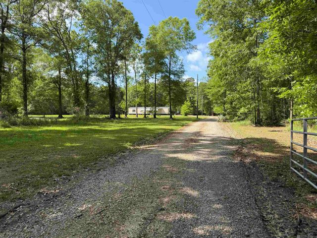 17635 Melancon Rd, Livingston, LA 70754