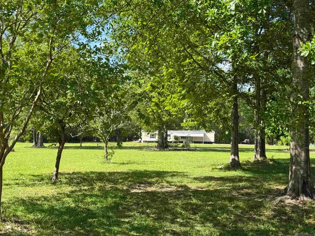 17635 Melancon Rd, Livingston, LA 70754