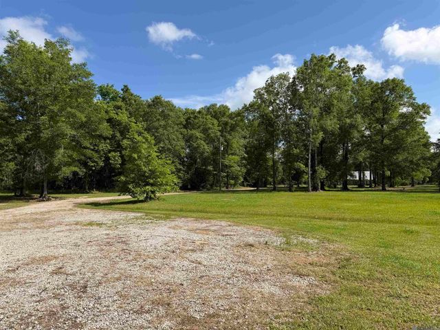 17635 Melancon Rd, Livingston, LA 70754