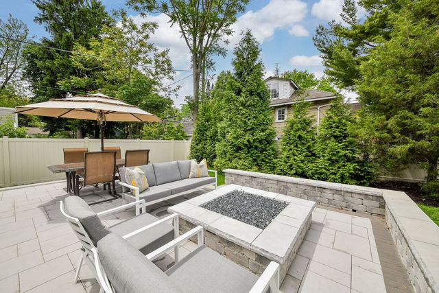 219 N Huffman Street, Naperville, IL 60540