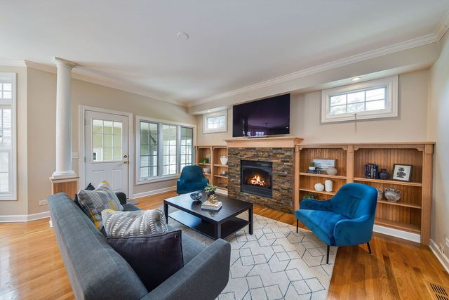 219 N Huffman Street, Naperville, IL 60540