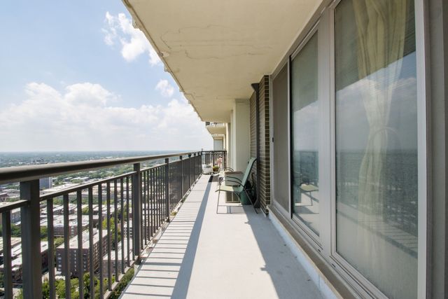 6007 N SHERIDAN Road 32C, Chicago, IL 60660