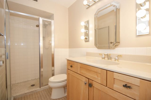 6007 N SHERIDAN Road 32C, Chicago, IL 60660