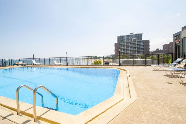 6007 N SHERIDAN Road 32C, Chicago, IL 60660