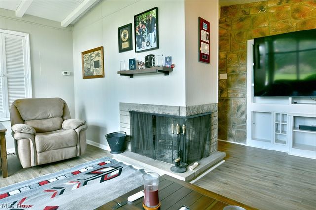 837 Pinecrest Road, Girard, OH 44420