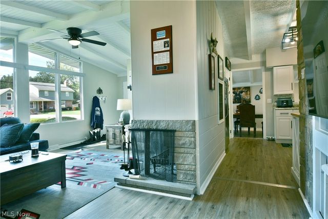 837 Pinecrest Road, Girard, OH 44420