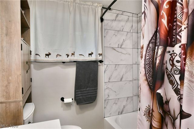 837 Pinecrest Road, Girard, OH 44420