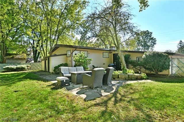 837 Pinecrest Road, Girard, OH 44420
