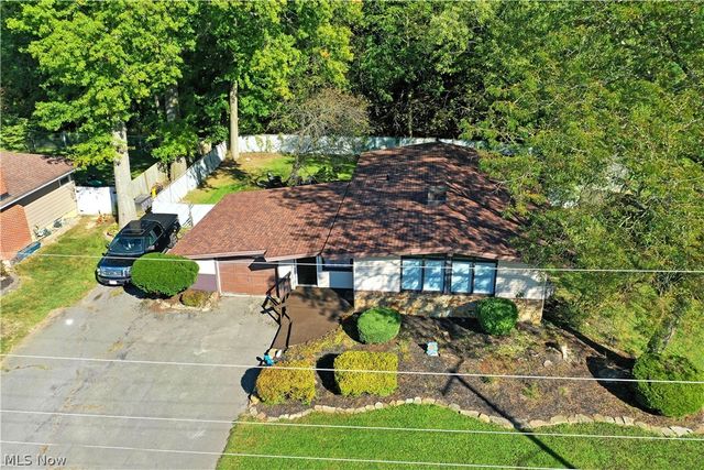 837 Pinecrest Road, Girard, OH 44420