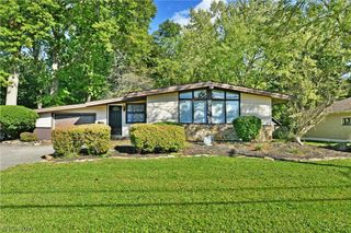 837 Pinecrest Road, Girard, OH 44420