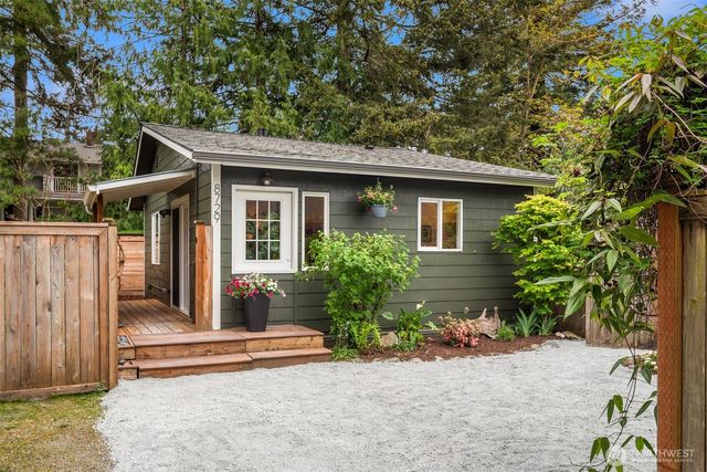 8729 12th Avenue NW, Seattle, WA 98117