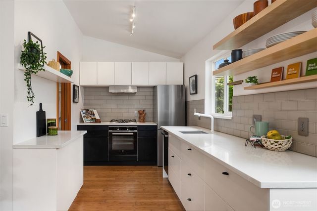 8729 12th Avenue NW, Seattle, WA 98117