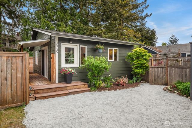 8729 12th Avenue NW, Seattle, WA 98117