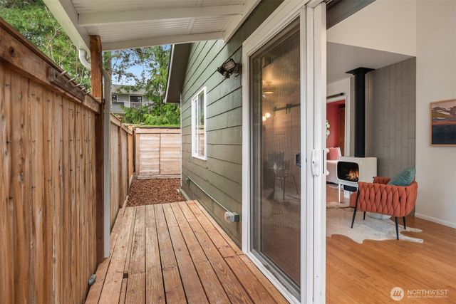 8729 12th Avenue NW, Seattle, WA 98117