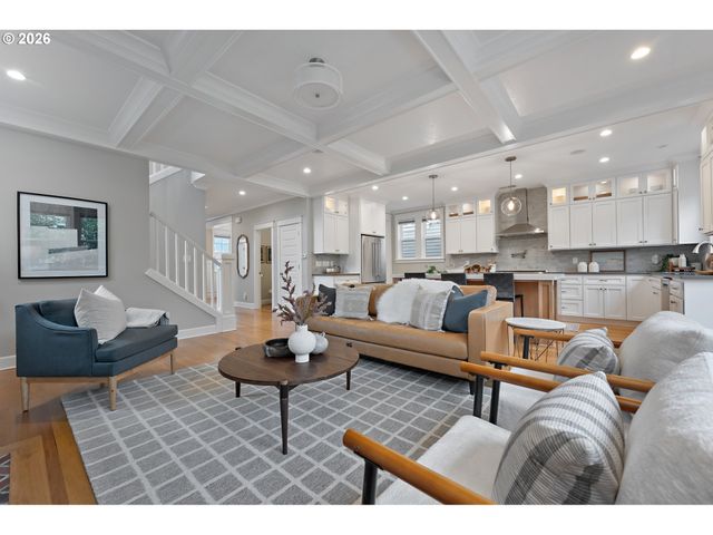 4061 Se LEXINGTON St, Portland, OR 97202