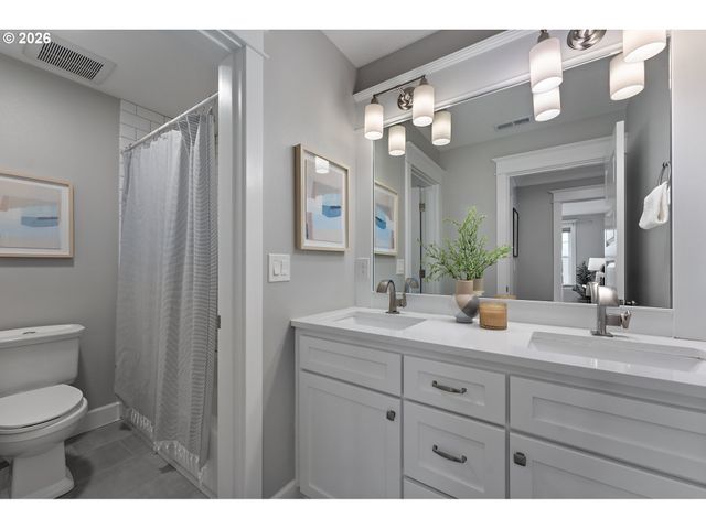 4061 Se LEXINGTON St, Portland, OR 97202