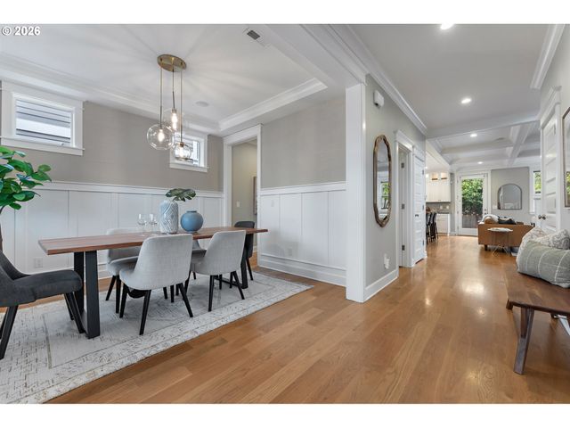 4061 Se LEXINGTON St, Portland, OR 97202