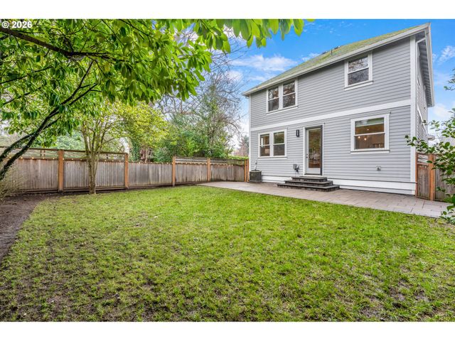 4061 Se LEXINGTON St, Portland, OR 97202