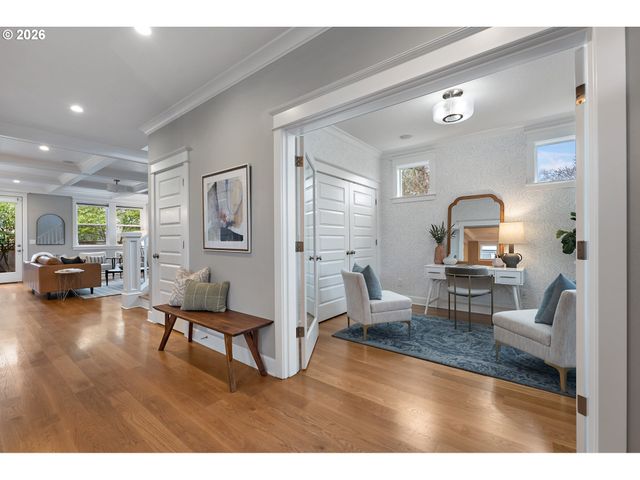 4061 Se LEXINGTON St, Portland, OR 97202