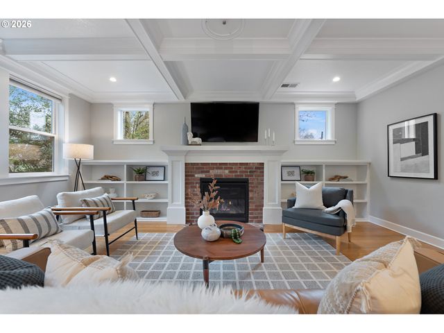 4061 Se LEXINGTON St, Portland, OR 97202