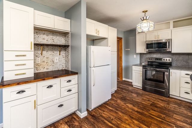 8 Buena Vista Drive, Murphysboro, IL 62966