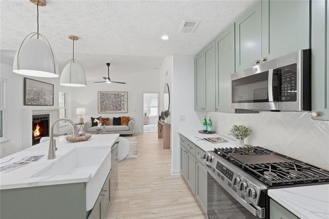 798 Durham, Stone Mountain, GA 30083