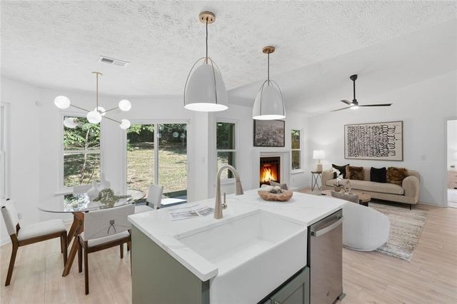 798 Durham, Stone Mountain, GA 30083