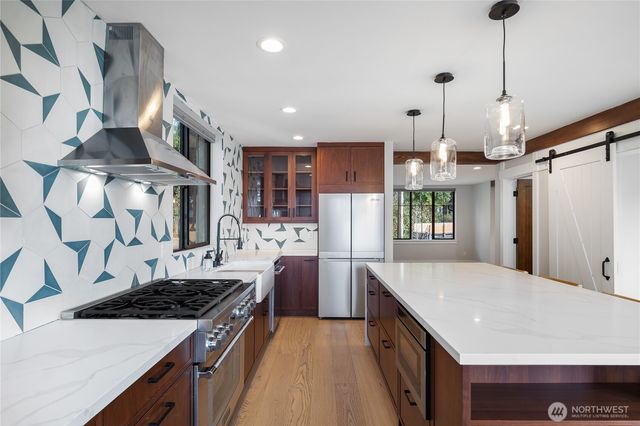 10715 2nd Avenue NW, Seattle, WA 98177