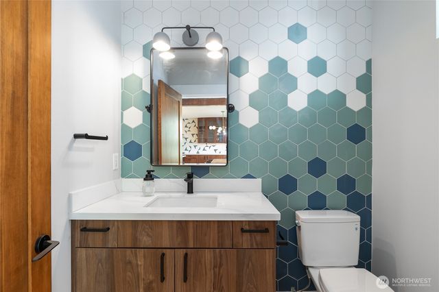 10715 2nd Avenue NW, Seattle, WA 98177