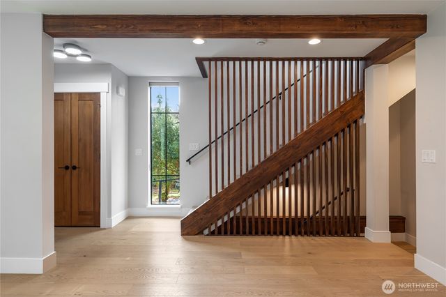 10715 2nd Avenue NW, Seattle, WA 98177