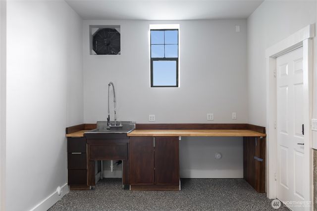 10715 2nd Avenue NW, Seattle, WA 98177