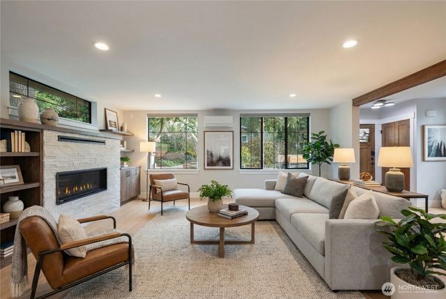 10715 2nd Avenue NW, Seattle, WA 98177