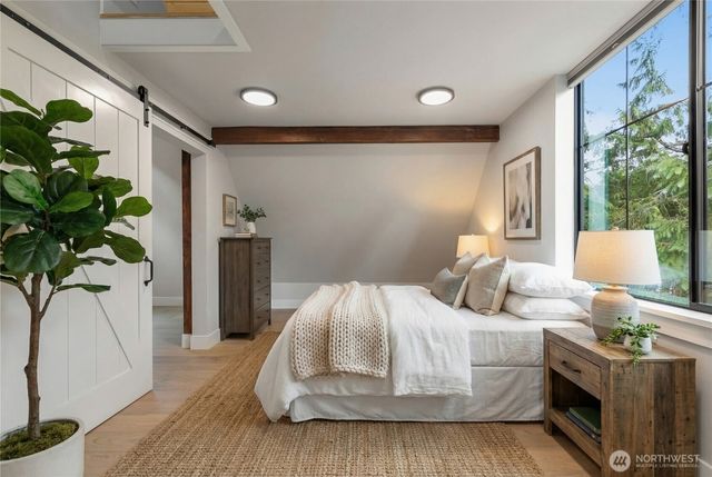 10715 2nd Avenue NW, Seattle, WA 98177