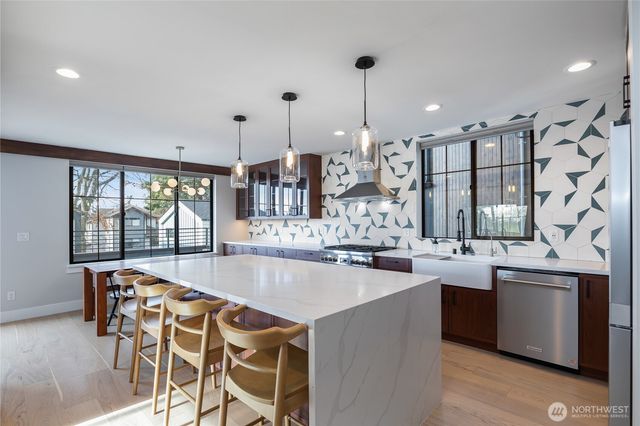 10715 2nd Avenue NW, Seattle, WA 98177