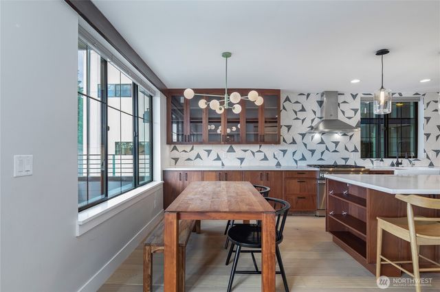 10715 2nd Avenue NW, Seattle, WA 98177