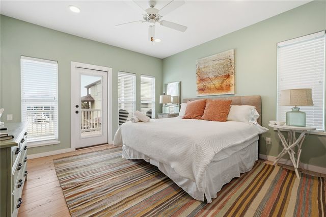 2525 S 11th St 49, Port Aransas, TX 78373
