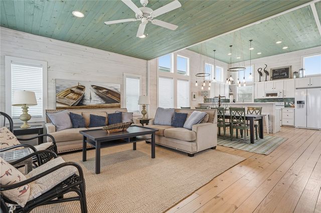 2525 S 11th St 49, Port Aransas, TX 78373