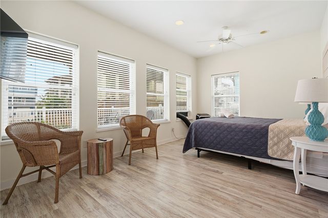 2525 S 11th St 49, Port Aransas, TX 78373