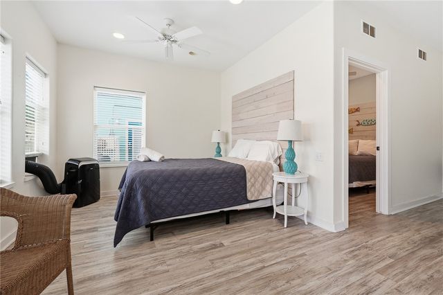 2525 S 11th St 49, Port Aransas, TX 78373