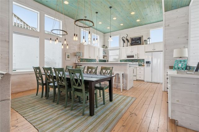 2525 S 11th St 49, Port Aransas, TX 78373
