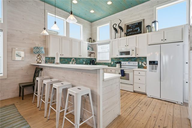 2525 S 11th St 49, Port Aransas, TX 78373