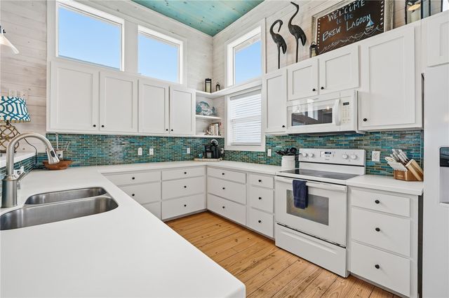 2525 S 11th St 49, Port Aransas, TX 78373