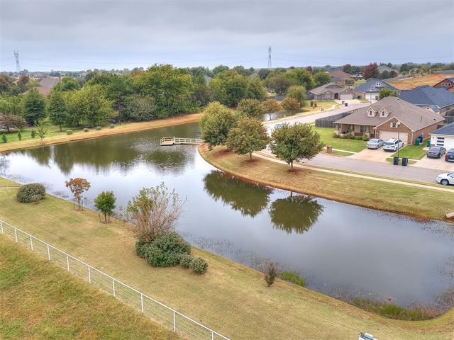 809 Firefork Avenue, Yukon, OK 73099