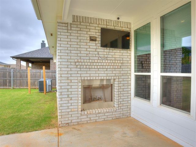 809 Firefork Avenue, Yukon, OK 73099
