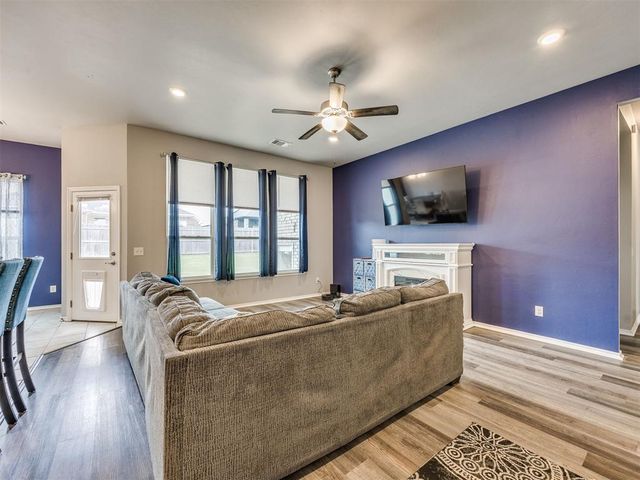 809 Firefork Avenue, Yukon, OK 73099