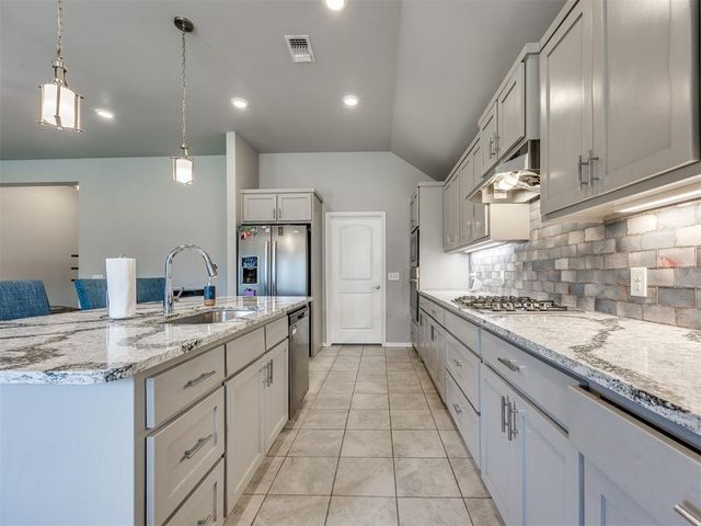 809 Firefork Avenue, Yukon, OK 73099