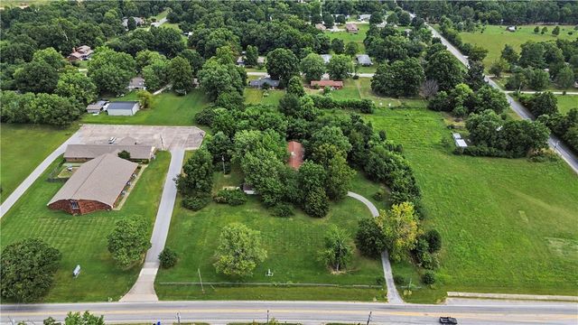 6480 W Wedington Drive, Fayetteville, AR 72704