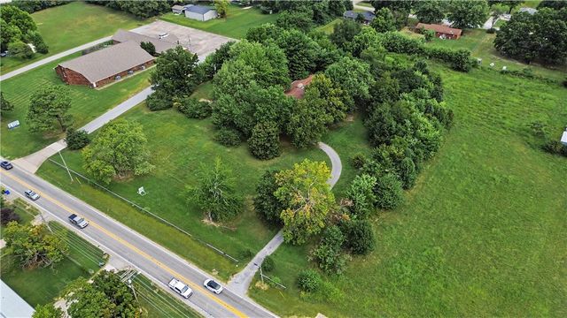 6480 W Wedington Drive, Fayetteville, AR 72704