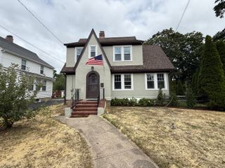 520 Savoy Street, Bridgeport, CT 06606