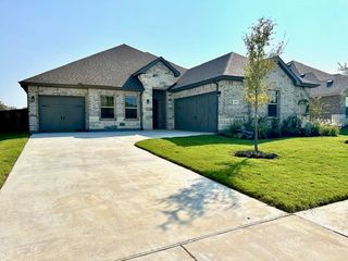 303 Libby Lane, Mansfield, TX 76063